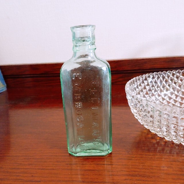 英国アンティークガラス瓶 エンタメ/ホビーの美術品/アンティーク(ガラス)の商品写真