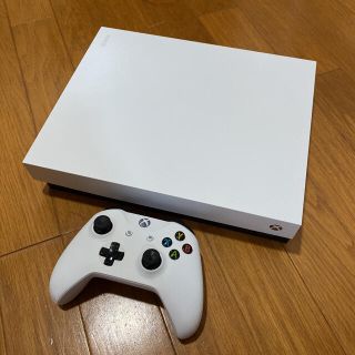 エックスボックス(Xbox)のXBOX ONE X ホワイト(家庭用ゲーム機本体)