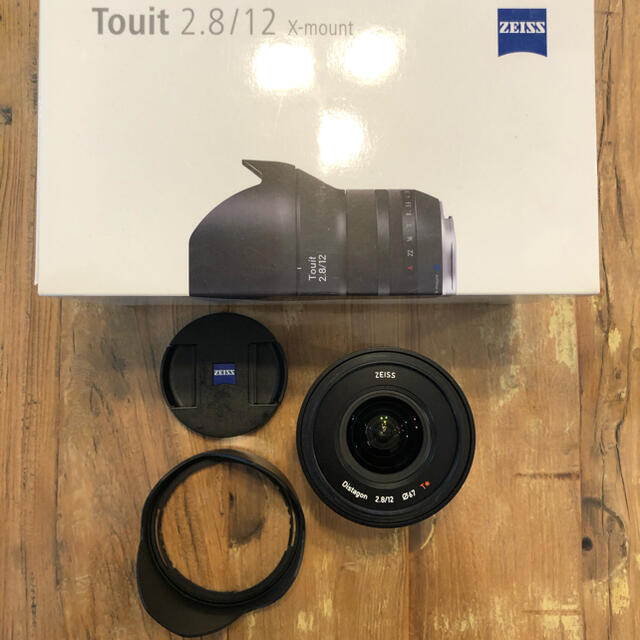 Carl Zeiss Touit F2.8/Xマウント スマホ/家電/カメラのカメラ(レンズ(単焦点))の商品写真