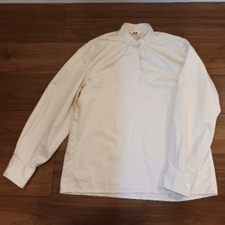 ユニクロ(UNIQLO)のpooh様専用　ユニクロUコットンサテンスタンドカラーシャツS　NATURAL (シャツ/ブラウス(長袖/七分))