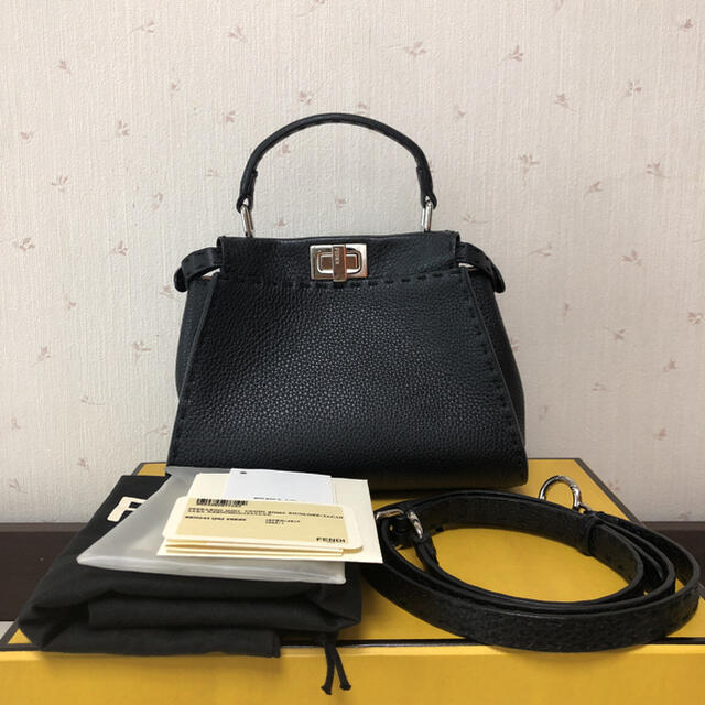 FENDI(フェンディ)のフェンディ　ミニピーカブー　セレリア レディースのバッグ(ハンドバッグ)の商品写真