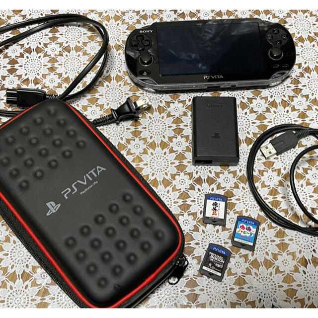 PlayStation Vita [PCH-2000] 　メモリースティック付き