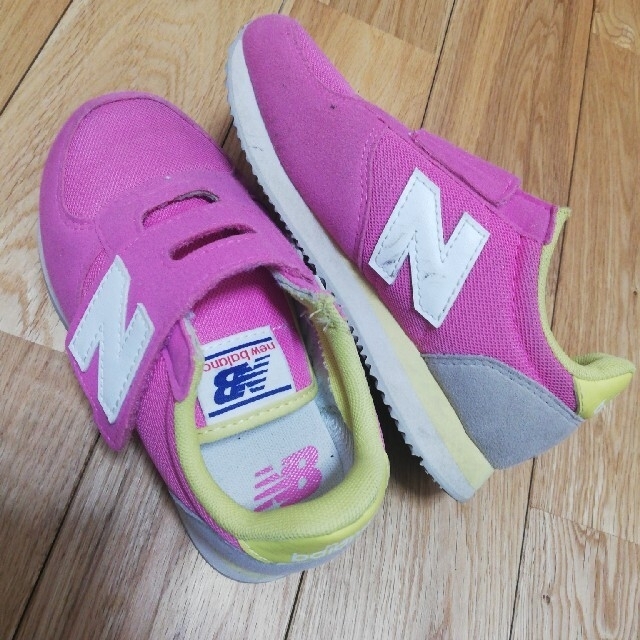 New Balance(ニューバランス)の【ひろ様専用】ニューバランス スニーカー 18cm キッズ/ベビー/マタニティのキッズ靴/シューズ(15cm~)(スニーカー)の商品写真