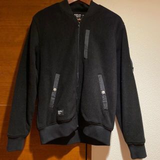 ステューシー(STUSSY)のSTUSSY 黒のダウンブルゾン　Sサイズ(ブルゾン)