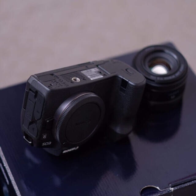 Canon(キヤノン)のCanon EOS R  マウントアダプターとレンズセット スマホ/家電/カメラのカメラ(その他)の商品写真