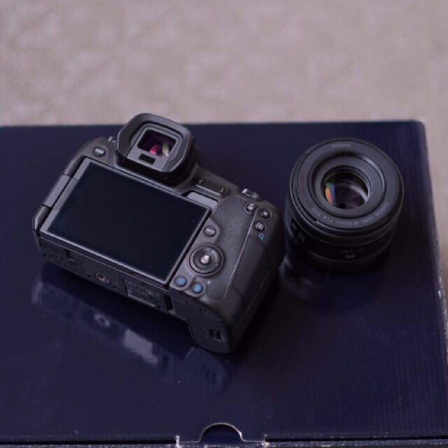 Canon(キヤノン)のCanon EOS R  マウントアダプターとレンズセット スマホ/家電/カメラのカメラ(その他)の商品写真