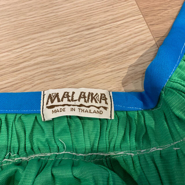 MALAIKA(マライカ)のタイ民族衣装 モン族 刺繍スカート 巻きスカート 【状態良】  レディースのスカート(ひざ丈スカート)の商品写真