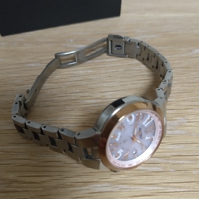 SEIKO(セイコー)の【美品】セイコー ルキア SSQV004 ソーラー電波 チタン製 レディースのファッション小物(腕時計)の商品写真