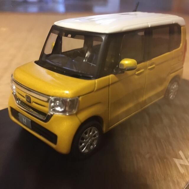 ホンダ(ホンダ)のホンダ N-BOX カラーサンプル レア ミニカー スケールカー エンタメ/ホビーのおもちゃ/ぬいぐるみ(ミニカー)の商品写真