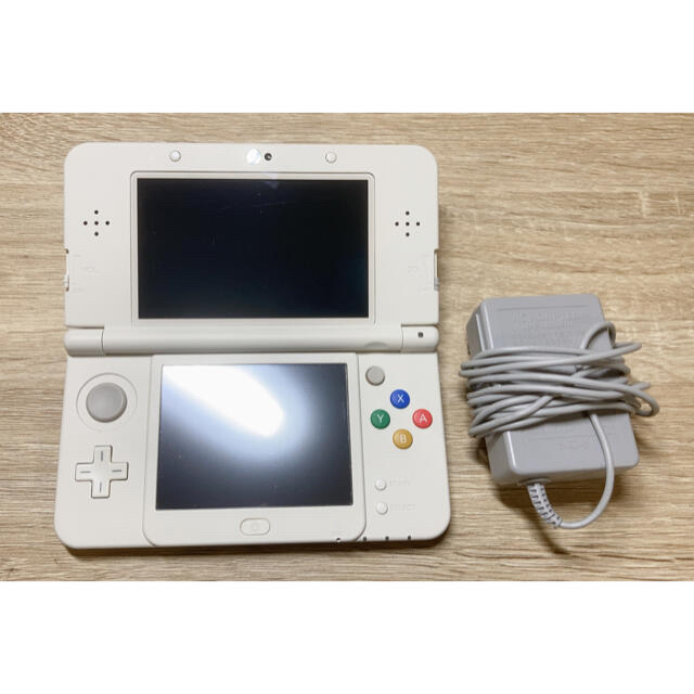 NEW Nintendo 3DS 本体 ホワイト＋おまけソフト