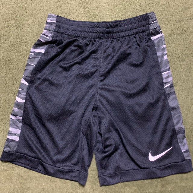 NIKE(ナイキ)の[新品] ナイキ ジュニア Tシャツ ショート パンツ キッズ/ベビー/マタニティのキッズ服男の子用(90cm~)(Tシャツ/カットソー)の商品写真