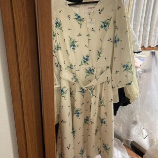 ミッシュマッシュ(MISCH MASCH)のミッシュマッシュ　花柄ワンピース(ひざ丈ワンピース)