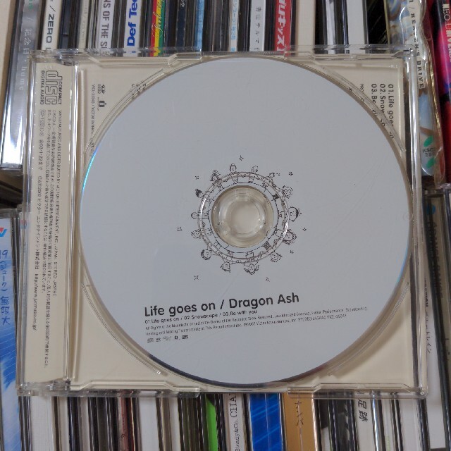 DragonAsh  /  Life goes on  エンタメ/ホビーのCD(ポップス/ロック(邦楽))の商品写真