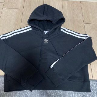 アディダス(adidas)のadidas ショートパーカー(パーカー)