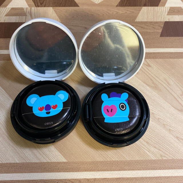 防弾少年団(BTS)(ボウダンショウネンダン)のBT21 VT コラボ　クッションチーク　チーククッション コスメ/美容のベースメイク/化粧品(チーク)の商品写真