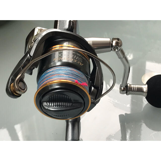 SHIMANO(シマノ)のスピニングリール　ACERATION SW4000 右巻き スポーツ/アウトドアのフィッシング(リール)の商品写真