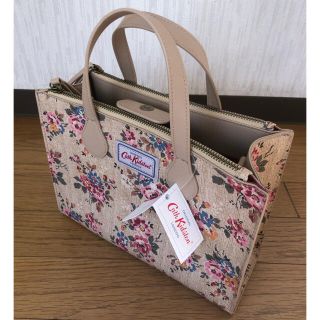 キャスキッドソン(Cath Kidston)の【新品タグ付き】　定価10,500円＋税　キャスキッドソン　ハンドバッグ　ローズ(ハンドバッグ)