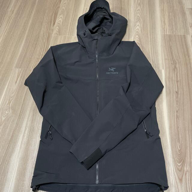 ARC'TERYX(アークテリクス)のMサイズ Gamma LT Hoody Men's (REGULAR FIT)  メンズのジャケット/アウター(マウンテンパーカー)の商品写真