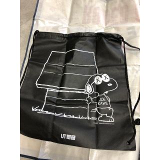 ユニクロ(UNIQLO)のユニクロ　カウズ　スヌーピー   バッグ(キャラクターグッズ)