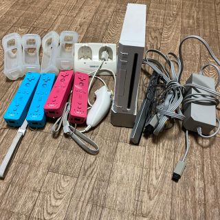 ウィー(Wii)のWii本体セット(家庭用ゲーム機本体)