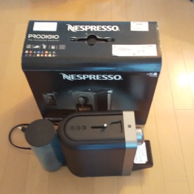 ネスプレッソコーヒーメーカーC70