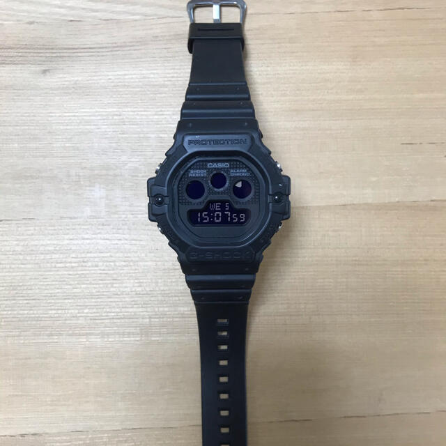 G-SHOCK(ジーショック)のCASIO G-SHOCK 腕時計dw-5900bb-1 復刻版 メンズの時計(腕時計(デジタル))の商品写真