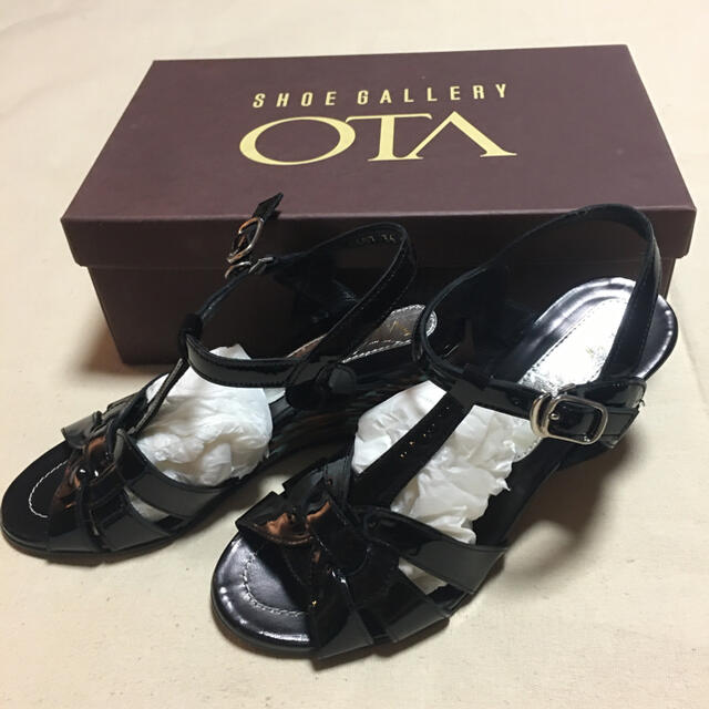 新品　OTAサンダル　刺繍 レディースの靴/シューズ(サンダル)の商品写真