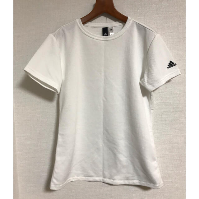 adidas(アディダス)のadidas★白しっかり素材Tシャツ レディースのトップス(Tシャツ(半袖/袖なし))の商品写真