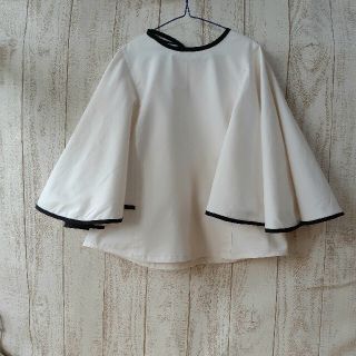 ザラ(ZARA)のハンドメイド商品　難あり[Sサイズくらい]三日月フリルトップス(カットソー(長袖/七分))