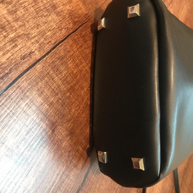 MM6(エムエムシックス)のMM6 マルジェラ　ミニバッグ　新品未使用　タグ付き レディースのバッグ(ハンドバッグ)の商品写真