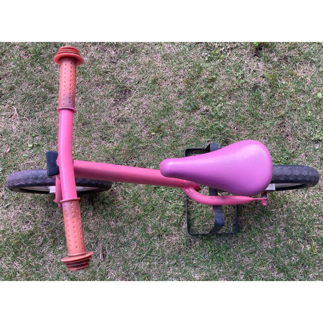 キックバイク　ピンク　12インチ エンタメ/ホビーのテーブルゲーム/ホビー(三輪車/乗り物)の商品写真