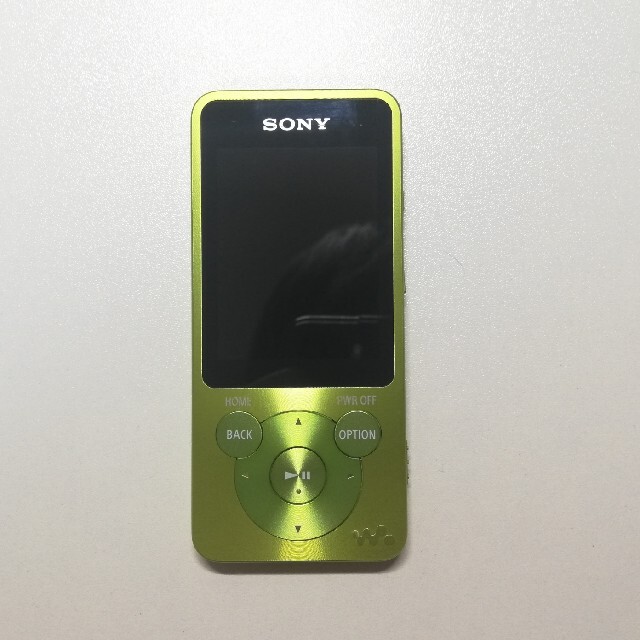 WALKMAN(ウォークマン)の【値下げ】SONY WALKMAN NW-S14（G） スマホ/家電/カメラのオーディオ機器(ポータブルプレーヤー)の商品写真