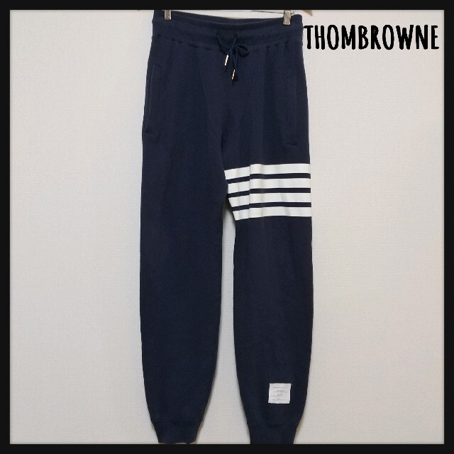 大人気】THOM BROWNE スウェット パンツ ライン ジョガー 紺 - www