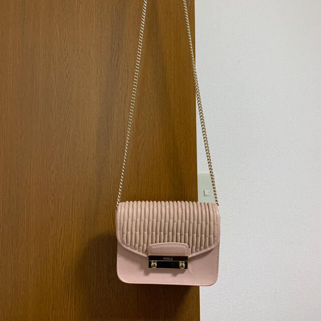 Furla(フルラ)の美品フルラFURLAピンクチェーンショルダーバックメトロポリス レディースのバッグ(ショルダーバッグ)の商品写真