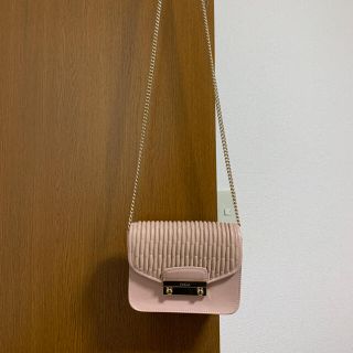 フルラ(Furla)の美品フルラFURLAピンクチェーンショルダーバックメトロポリス(ショルダーバッグ)