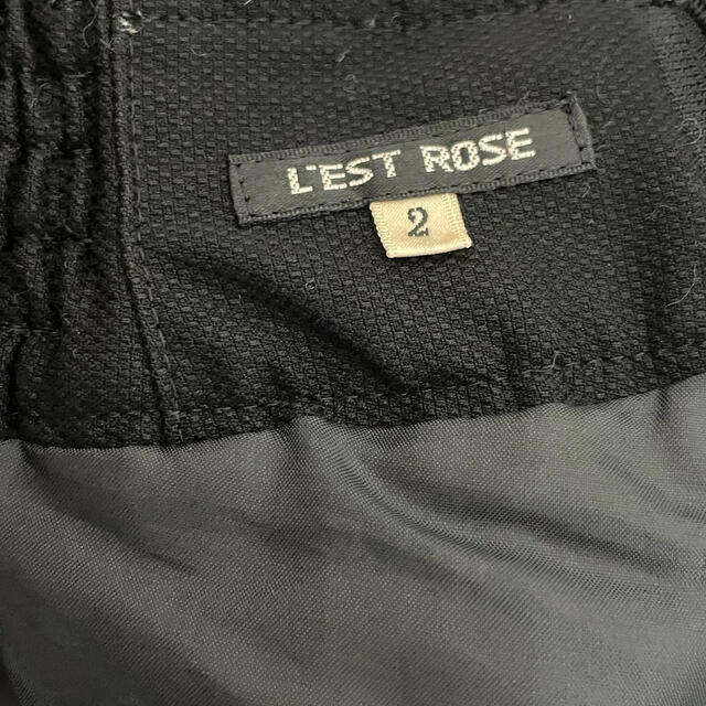 LEST ROSE 刺繍花柄スカート　ブラック レディースのスカート(ひざ丈スカート)の商品写真