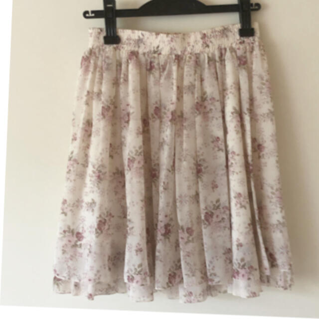 L'EST ROSE(レストローズ)の【りぼん様専用】LESTROSE 花柄シフォンスカート レディースのスカート(ひざ丈スカート)の商品写真