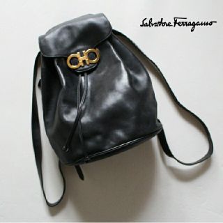 サルヴァトーレフェラガモ(Salvatore Ferragamo)のフェラガモ■ガンチーニ レザー リュック バッグ bag ブラック(リュック/バックパック)