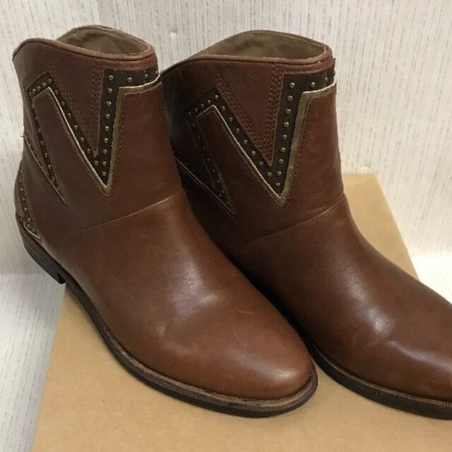 UGG - ひな