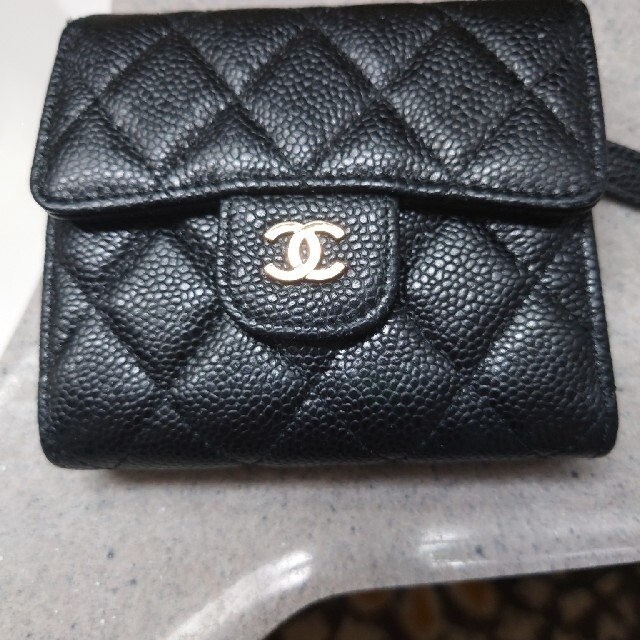 CHANEL(シャネル)のシャネルノベルティー　コンパクト財布 レディースのファッション小物(財布)の商品写真