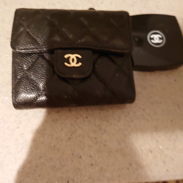 CHANEL(シャネル)のシャネルノベルティー　コンパクト財布 レディースのファッション小物(財布)の商品写真