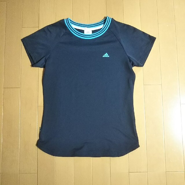 adidas(アディダス)のadidas Tシャツ  レディース スポーツ/アウトドアのスポーツ/アウトドア その他(その他)の商品写真