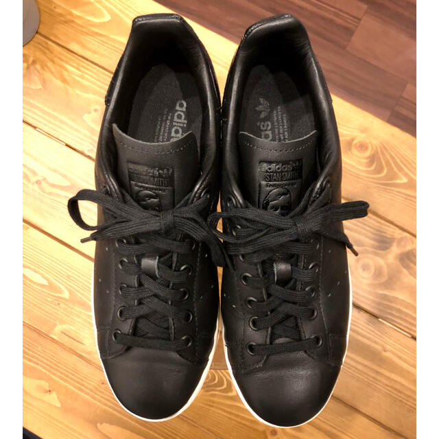 adidas(アディダス)のadidas STAN SMITH 26.5cm メンズの靴/シューズ(スニーカー)の商品写真