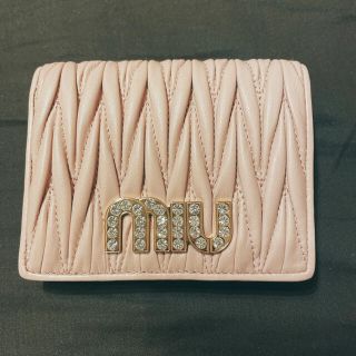 MIUMIU マテラッセレザークリスタル付き財布2つ折り