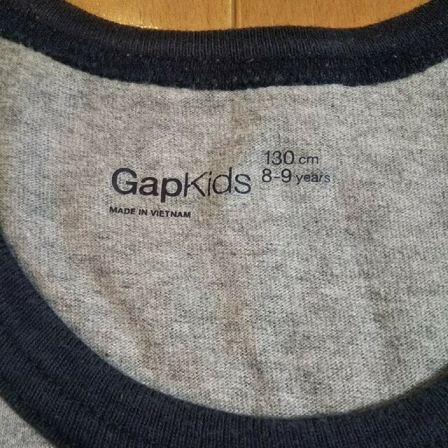 GAP Kids(ギャップキッズ)の【130】GAP Kids タンクトップ&メンコ40枚 キッズ/ベビー/マタニティのキッズ服男の子用(90cm~)(Tシャツ/カットソー)の商品写真