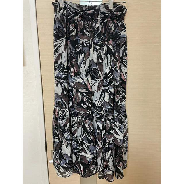 URBAN RESEARCH(アーバンリサーチ)のアーバンリサーチ  マキシ丈　スカート　柄 レディースのスカート(ロングスカート)の商品写真