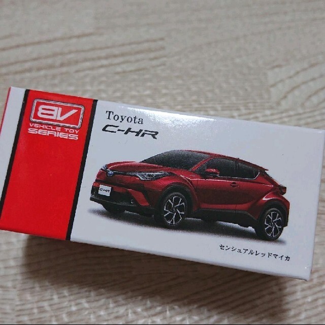 トヨタ(トヨタ)のToyota C-HR PULLBACK CAR センシュアルレッドマイカ 新品 エンタメ/ホビーのおもちゃ/ぬいぐるみ(ミニカー)の商品写真