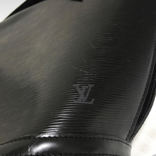 LOUIS VUITTON(ルイヴィトン)のLOUIS VUITTON エピ　ブラック レディースのバッグ(ハンドバッグ)の商品写真