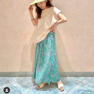 イエナ(IENA)のイエナ　フラワーデザインスカート　38 グリーン(ロングスカート)