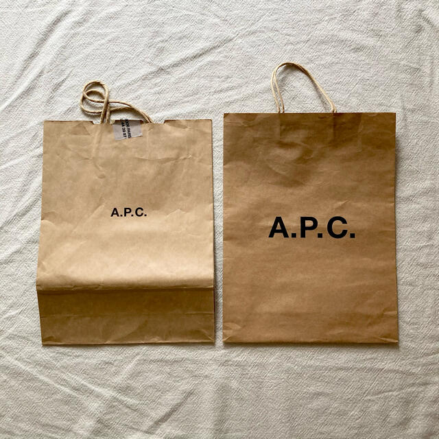 A.P.C(アーペーセー)のA.P.C. アーペーセー ショップ袋 紙袋 レディースのバッグ(ショップ袋)の商品写真